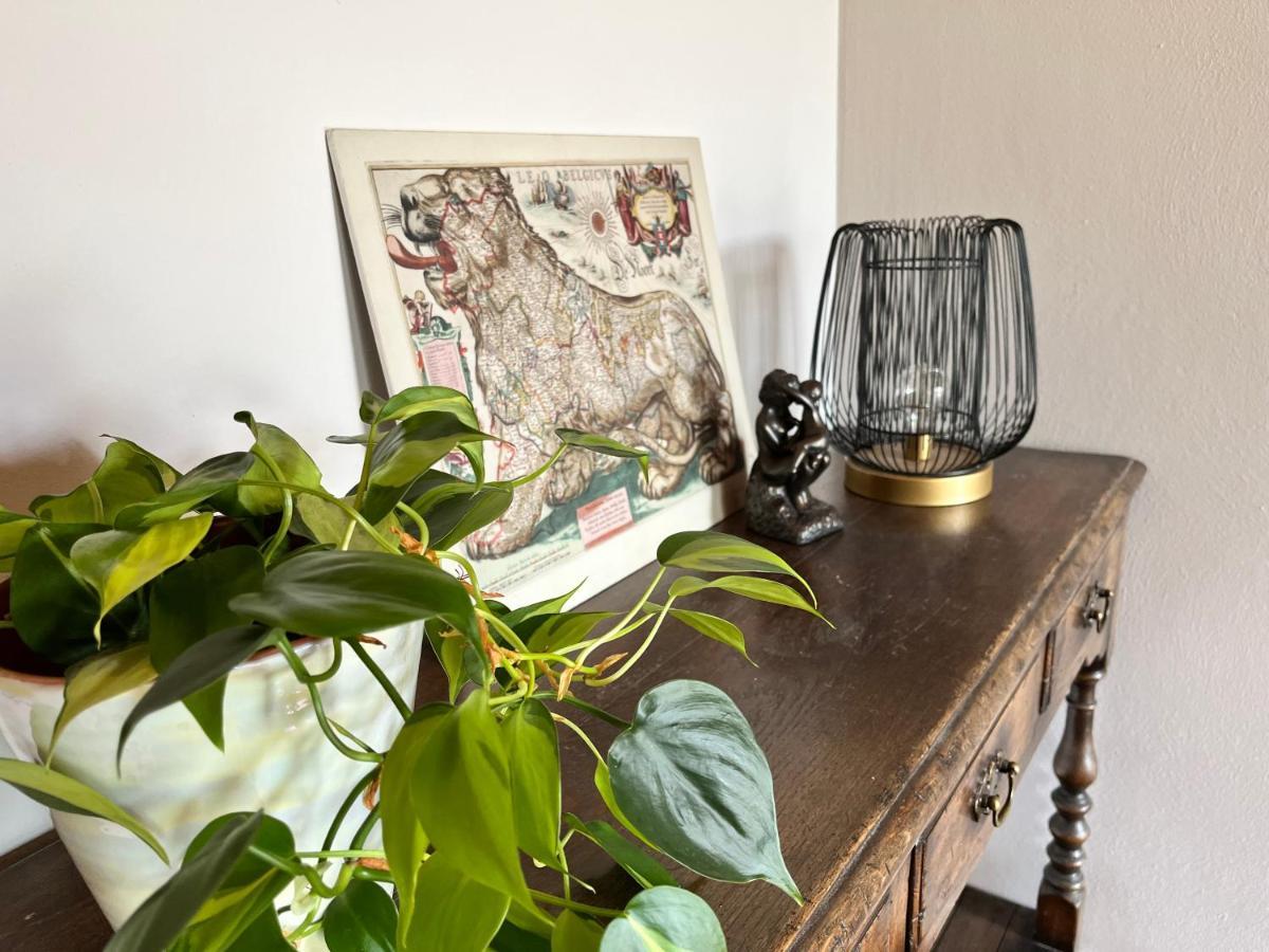 Guesthouse Oeyenbos Knegsel ภายนอก รูปภาพ