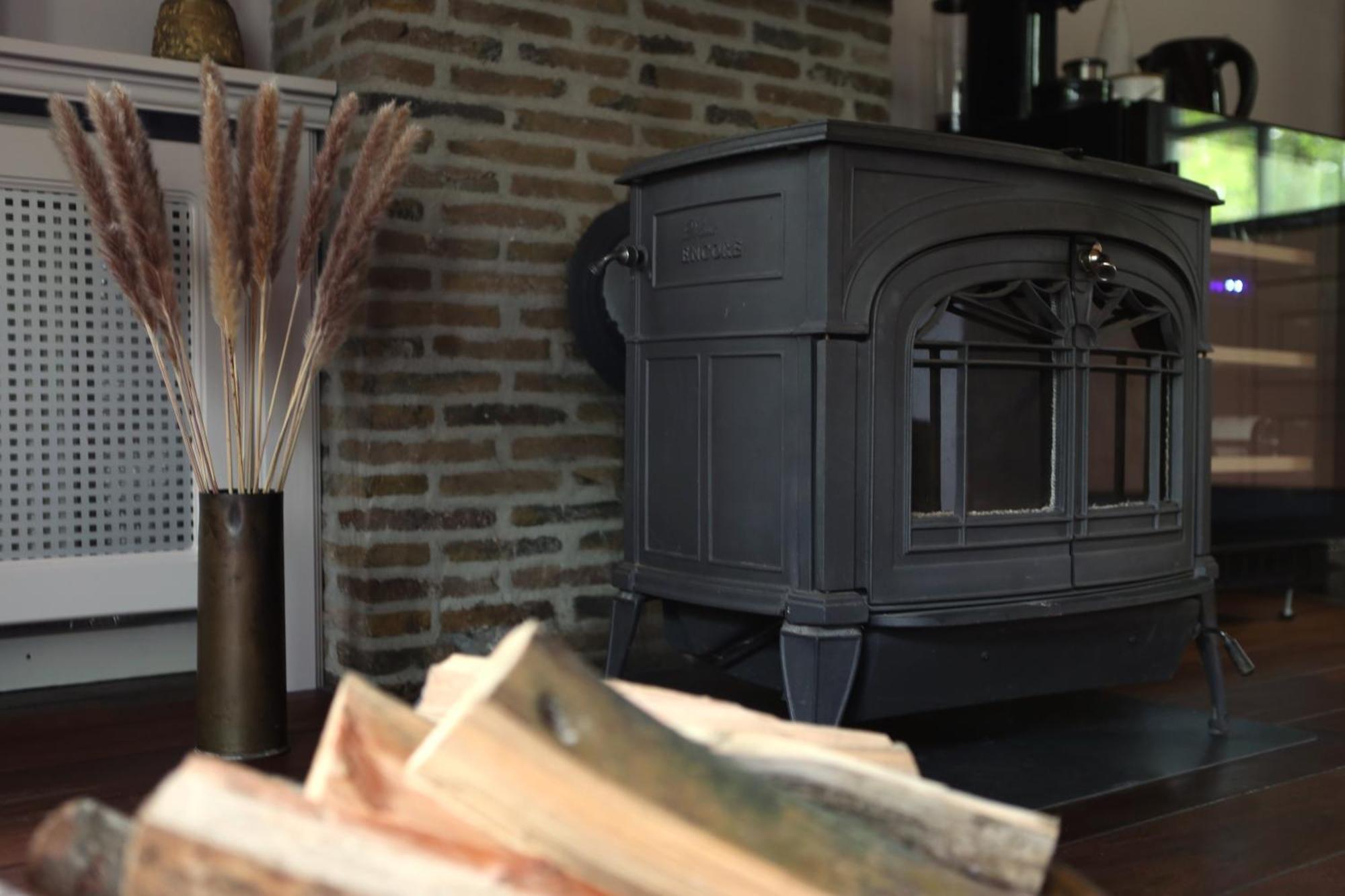 Guesthouse Oeyenbos Knegsel ภายนอก รูปภาพ
