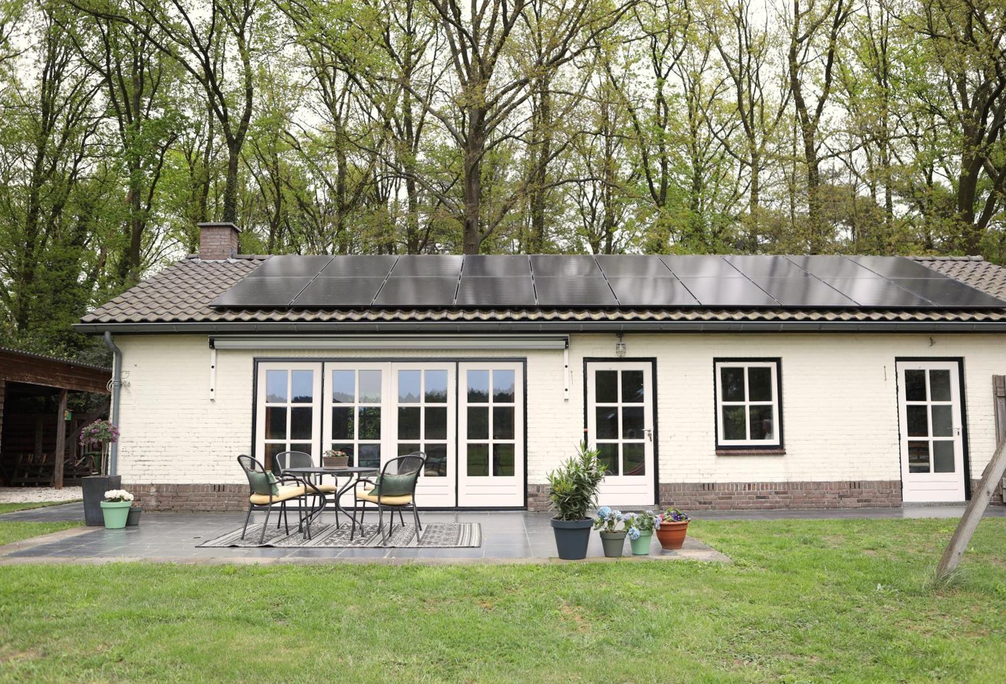 Guesthouse Oeyenbos Knegsel ภายนอก รูปภาพ